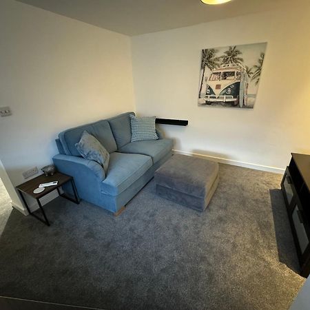 Modern 1 Bed Apartment With Car Parking Bitton Bagian luar foto